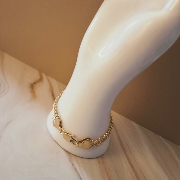 💥 18K Gold Plated Fishbone Bracelet – Waterproof & Tarnish-Resistant - Picture 8 of 14